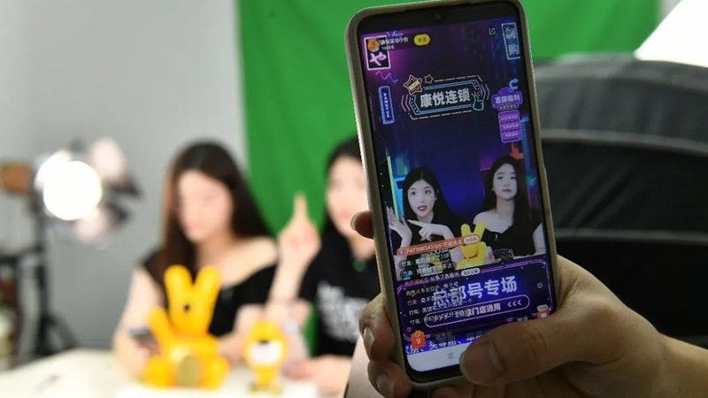 酒店客房马桶堵塞处理：规范操作，避免尴尬